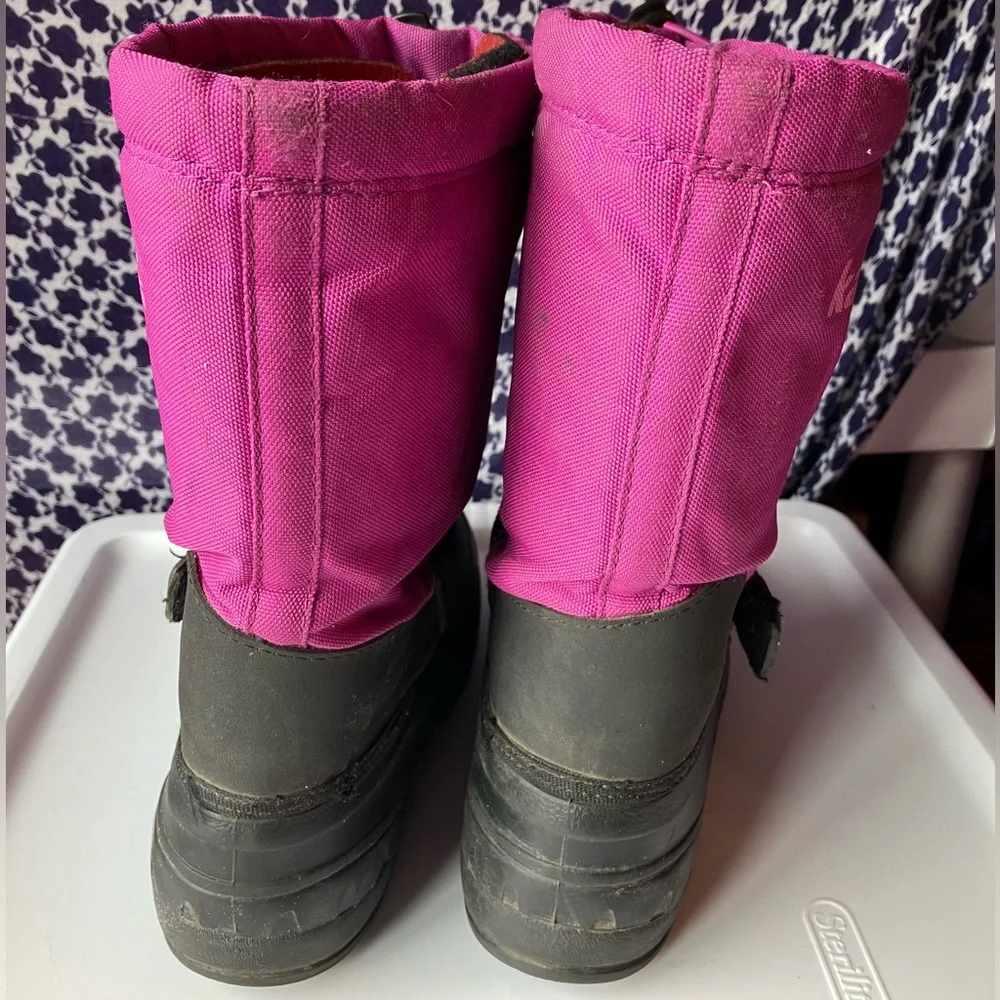 Kamik Girl’s winter snow boots purple insulated adjustable openings girls size 4